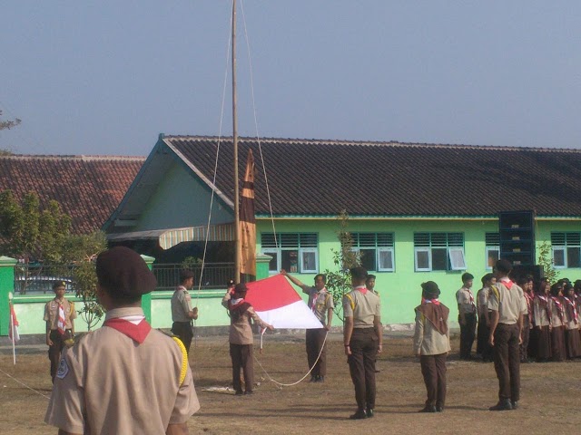 PELAKSANAAN KEGIATAN  UPACARA BENDERA HUT PRAMUKA KE 57 KWATIR RANTING POLOKARTO 