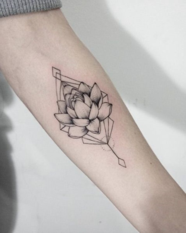 Mini tatuagens de flores para as mulheres