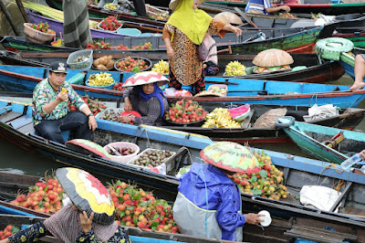 pasar terapung muara kuin