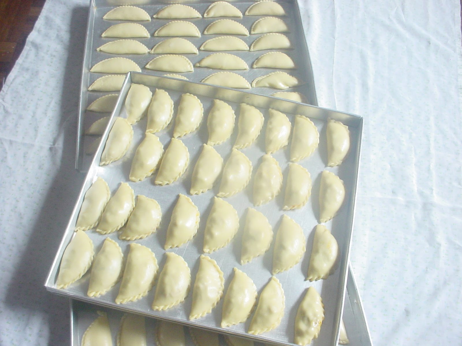 BERKAT USAHA COOKIES: karipap frozen.