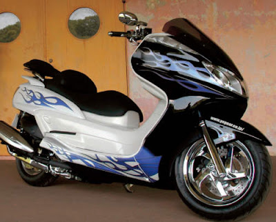 Yamaha Majesty 400 Scooter Matic Modifikasi-Kumpulan Gambar  Modifikasi Motor.jpg