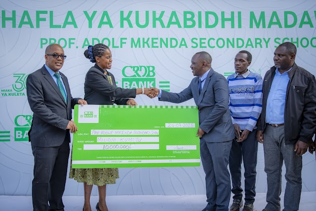 BENKI YA CRDB YATOA MADAWATI 111 NA KUCHANGIA UJENZI WA UZIO SHULE YA SEKONDARI PROF. ADOLF MKENDA, ROMBO
