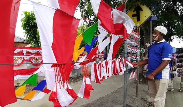 Keluh Kesah Pedagang Bendera Pada Saat Menjelang Moment Kemerdekaan