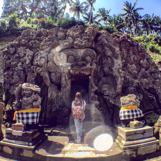 pemandangan goa gajah ubud, gianyar, bali