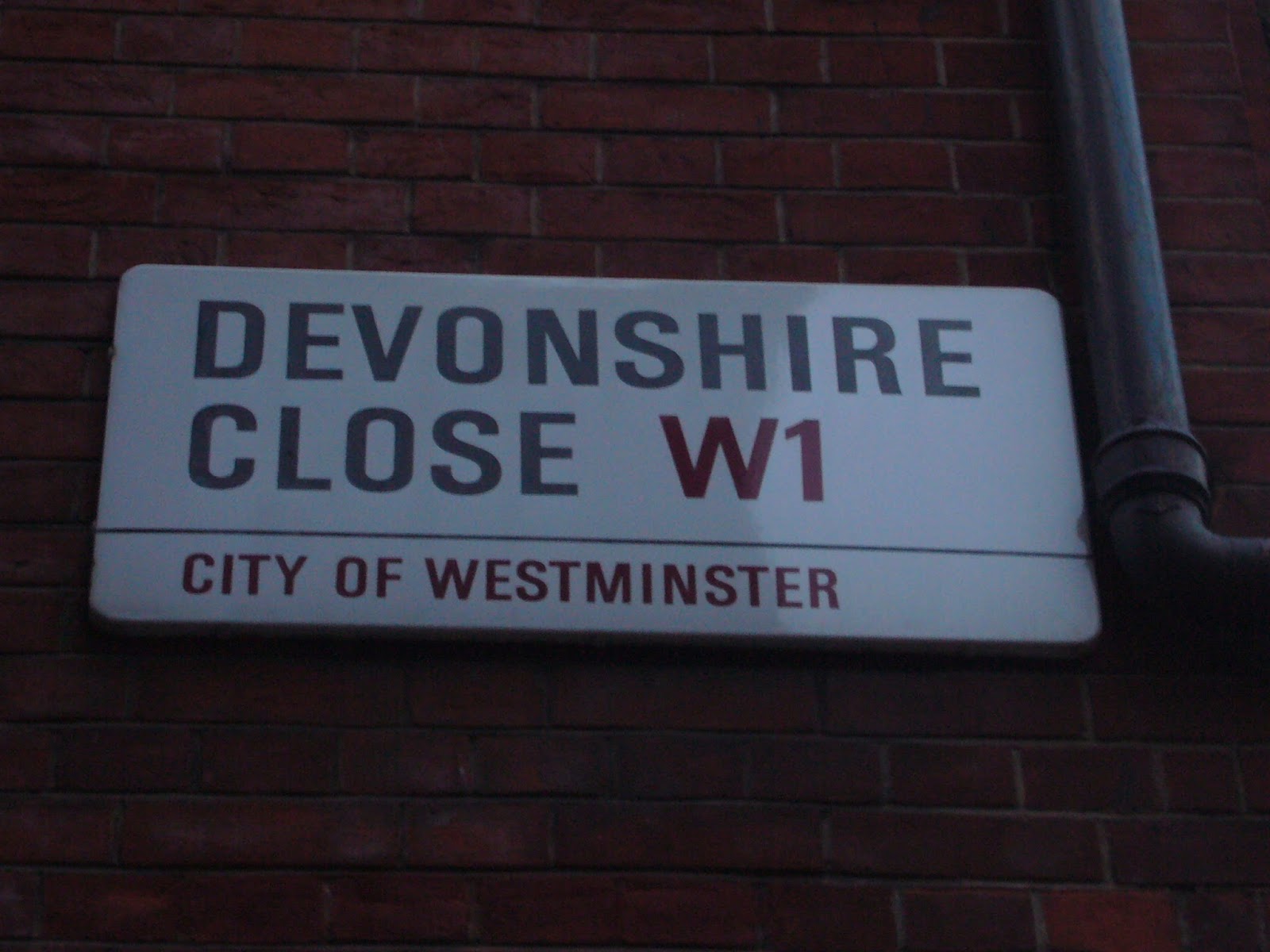 Holmes And Poirot In London ロンドン デヴォンシャークローズ Devonshire Close