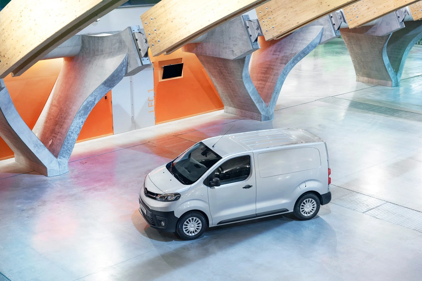 Đánh giá xe Toyota Proace 2016