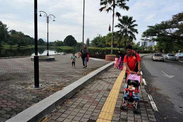 Morning Walking At Taiping Lake Garden