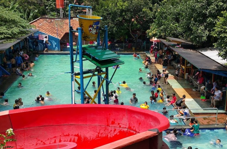 Kolam Renang Anak Di Jakarta Selatan - Swimming Pool Batoe 54