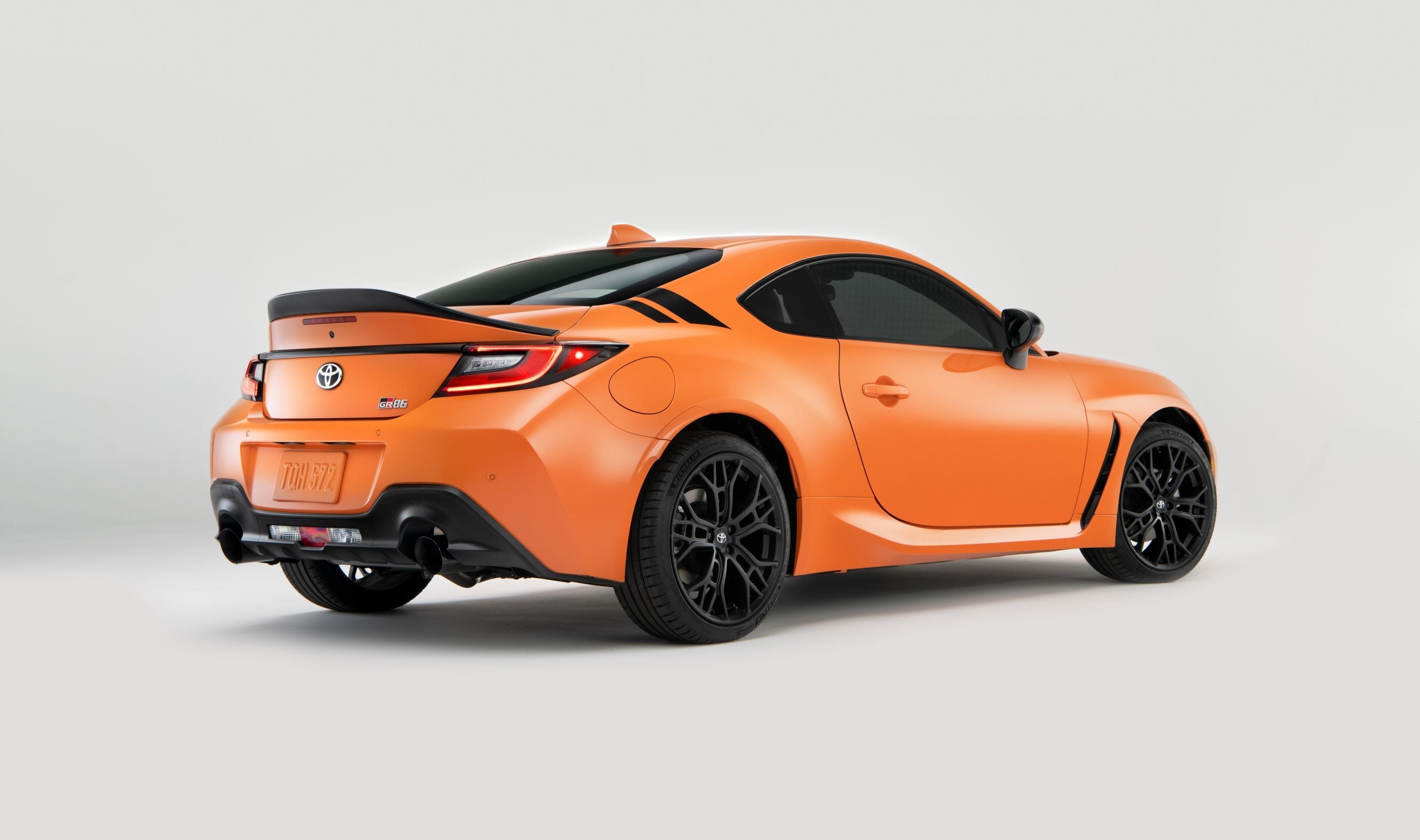 Toyota Celebrates the Pure Sports Car with 2023 GR86 Special Edition