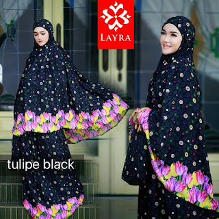 Tulipe prayer set by Layra Black