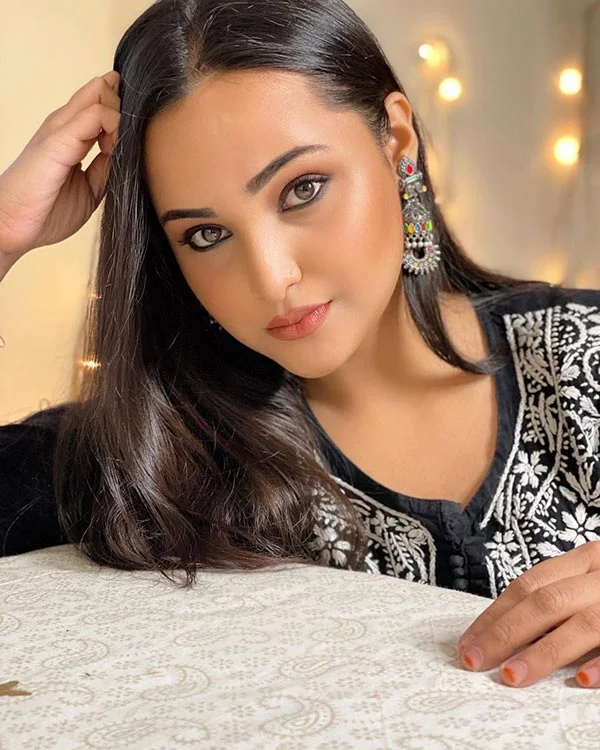 Aliya Naaz hot photos puddan actress