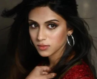 Zoa Morani Family Husband Son Daughter Father Mother Marriage Photos Biography Profile.