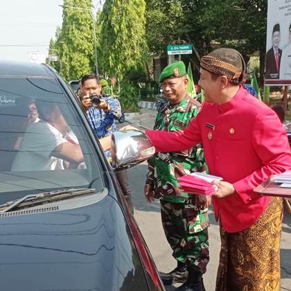 Berita Ngawi terbaru terkini hari ini dalam berita Upacara peringatan Hari Lahir Pancasila berlangsung di Pendopo Wedya Graha Ngawi, yang dipimpin oleh Dwi Rianto Jatmiko, Wakil Bupati Ngawi