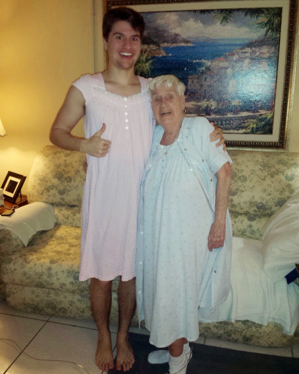 20+ Photos That Will Restore Your Faith In Humanity - 84-Year-Old Grandmother In Hospital Was Embarrased To Wear Her Nightgown So Her Grandson Wore One As Well