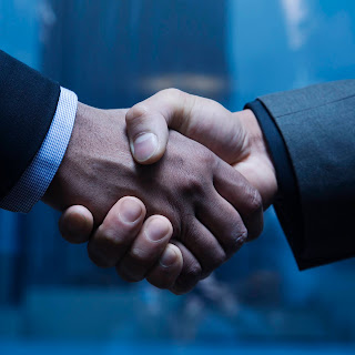 How to: Handshakes in the business world