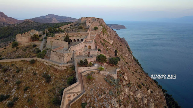 Όλα όσα δεν ξέρετε για το Παλαμήδι του Αναπλιού (βίντεο drone)