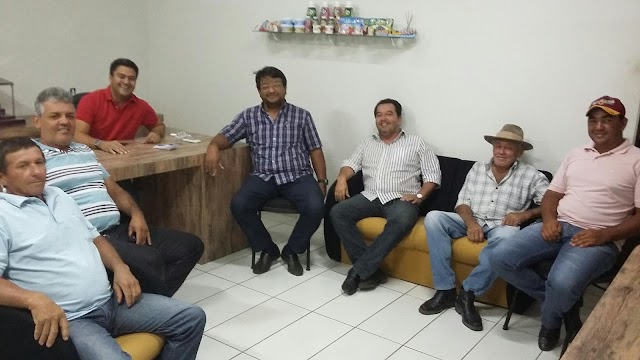 EMPRESÁRIO DANIEL DO LEITE RECEBE VISITA DE PRODUTORES DE LEITE NA BONA SORTE