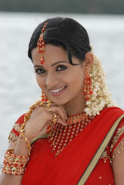 Bhavana hd wallpaper