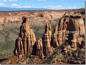 697 Monuments (640x480)