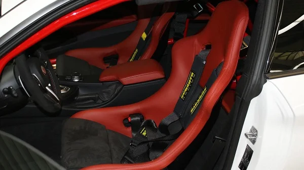 Interior BMW M4 preparado por Manhart