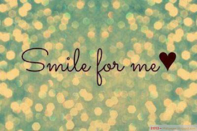 Smile-for-me-beautiful-background-wallpaper-2013(2013-wallpaper.blogspot.com)