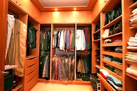 WALK IN CLOSETS