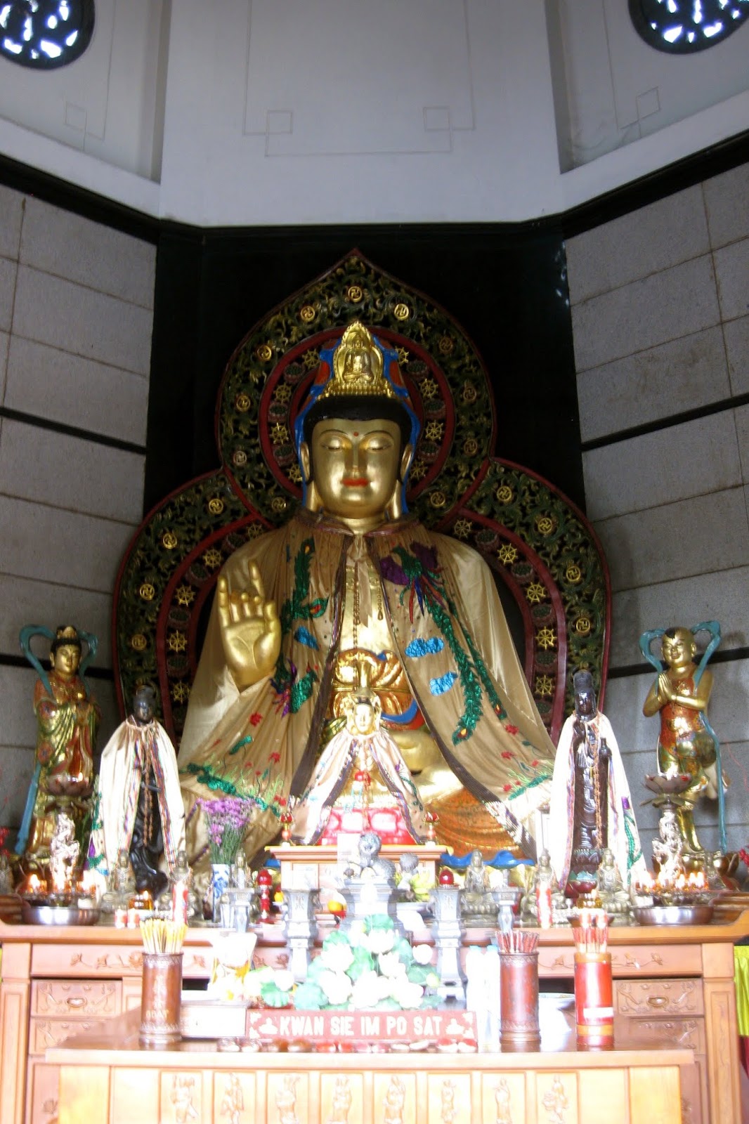 My Dailosophy: Mengunjungi Sang Dewi di Vihara Buddhagaya 