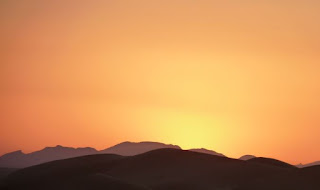 Puesta de sol en Marruecos, dunas de Erg Chebbi.