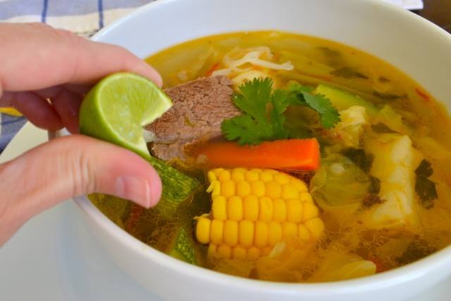 COCIDO GUATEMALTECO, CALDO DE CARNE Y VERDURAS