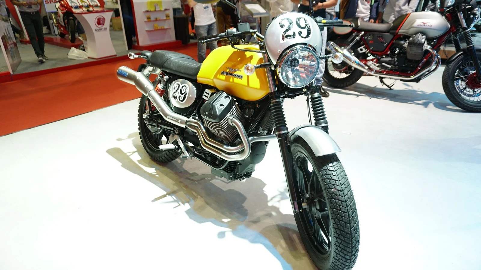 Moto Guzzi V7 II STORNELLO