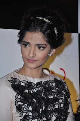 sonam kapoor at ave 29 art opening. hot photoshoot