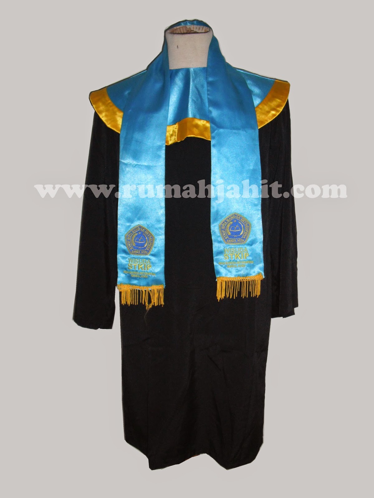 desain toga wisuda