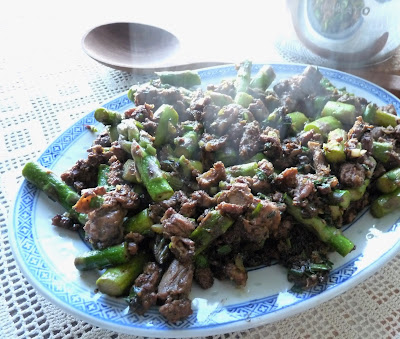 Stir-Fried Lamb with Asparagus
