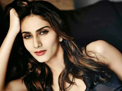 Befikre Movie Actress Vaani Kapoor Images & HD Wallpapers