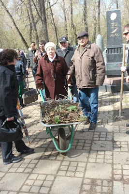 Нәҗибә Ихсанова: Тукай кабере янында кияу