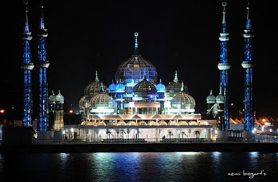 Most beautiful and tall Masjids and Islamic places from all around the world