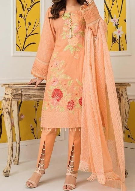 <img src="deshibesh.com" alt="Pakistani Suit Collection">