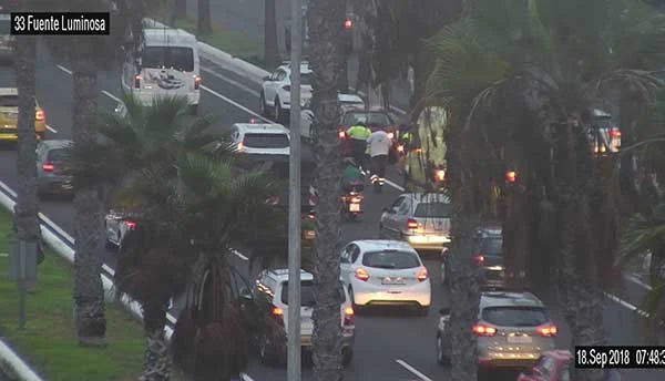 Motorista herida en accidente tráfico, Avenida Marítima, Las Palmas de Gran Canaria