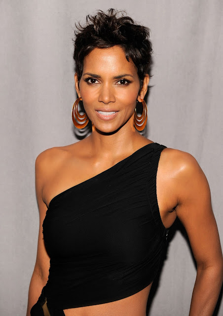 Halle Berry biography and Hot pictures