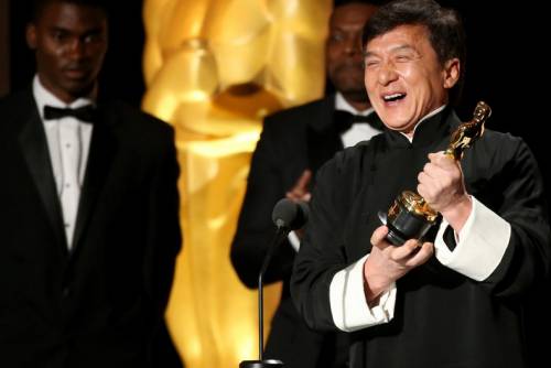 Jackie Chan Akhirnya Menerima Oscar Kehormatan