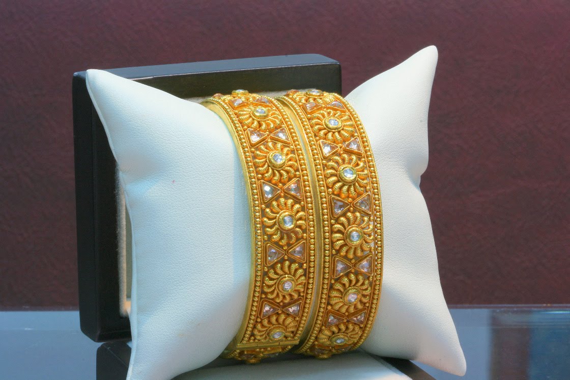 Indian Jewellery and Clothing: Latest antique gold bangle ...