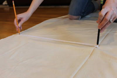 DIY: Burlap and Lace Christmas Tree Skirt