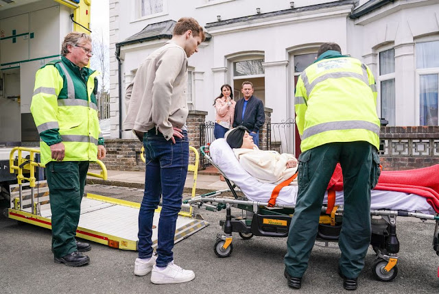 EastEnders' Ben Mitchell makes shock move in Lola's final days