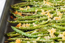 ROASTED PARMESAN GREEN BEANS
