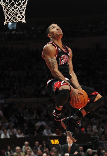 derrick rose dunks on barbosa. derrick rose dunks on zach