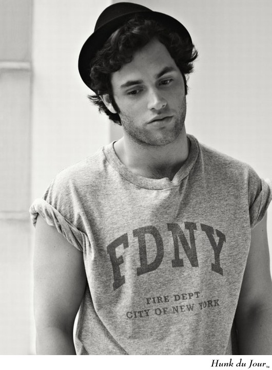 Penn Badgley 