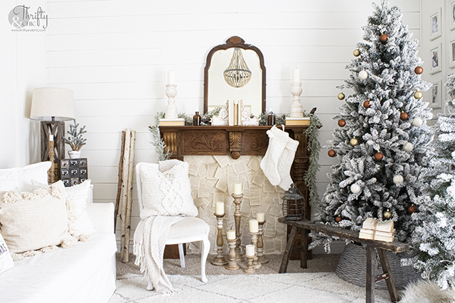 Vintage Christmas decor. Farmhouse neutral christmas decorating ideas. Living room christmas decor. Neutral Christmas mantel decor. Brown and white