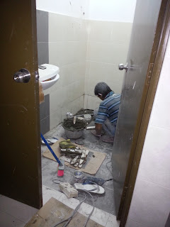 It's My LiFe: kos renovate toilet. toilet jenis cangkung kepada toilet