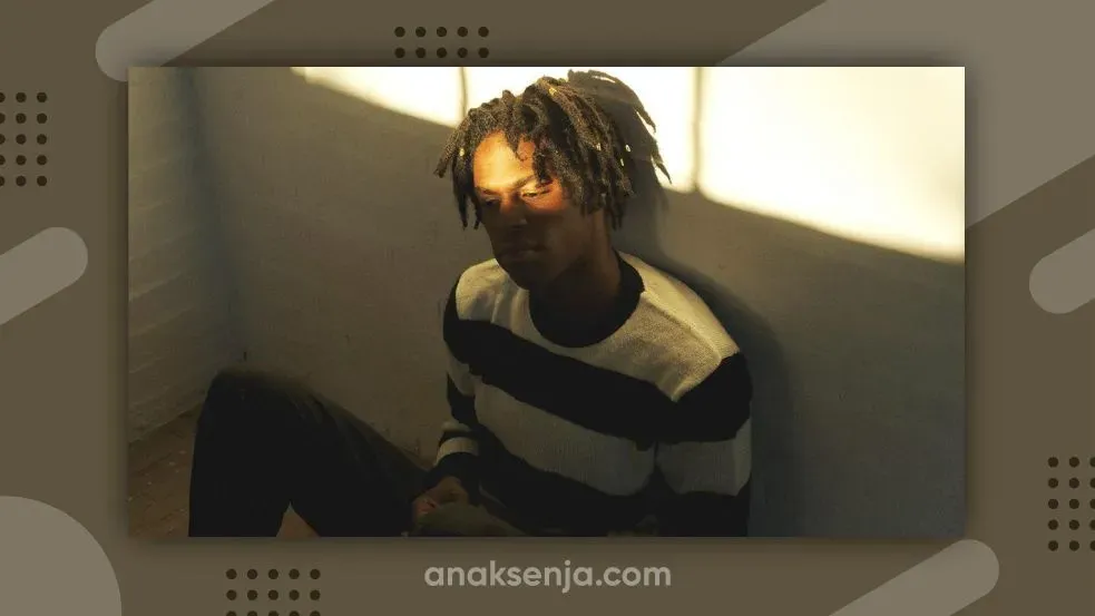 Arti dan Makna Sebenarnya di Balik Terjemahan Lagu Let Me Go dari Daniel Caesar