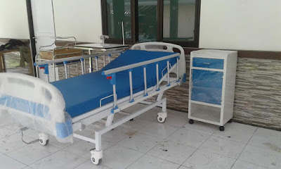 tempat tidur rumah sakit